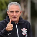 (Foto: Rodrigo Gazzanel/Ag. Corinthians) - Tite foi procurado e balançou.