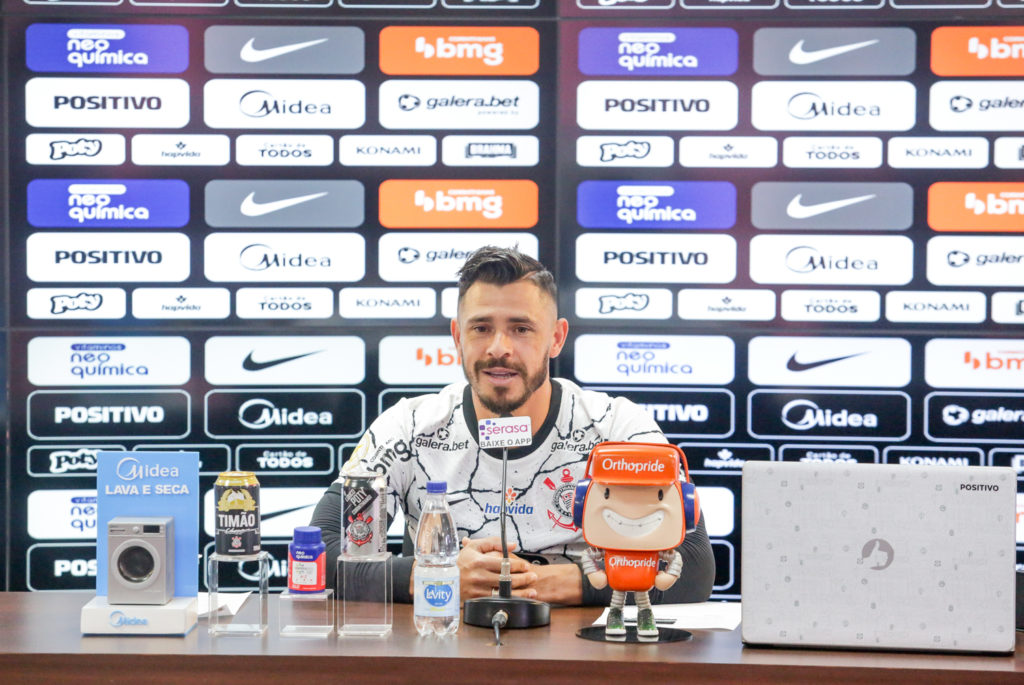 giuliano apresentação corinthians