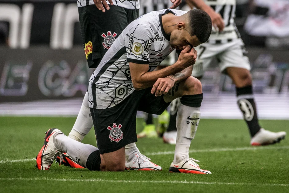 Sondagem árabe não evolui e Gabriel fica no Corinthians