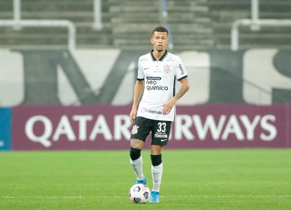 João Victor fica no Corinthians?