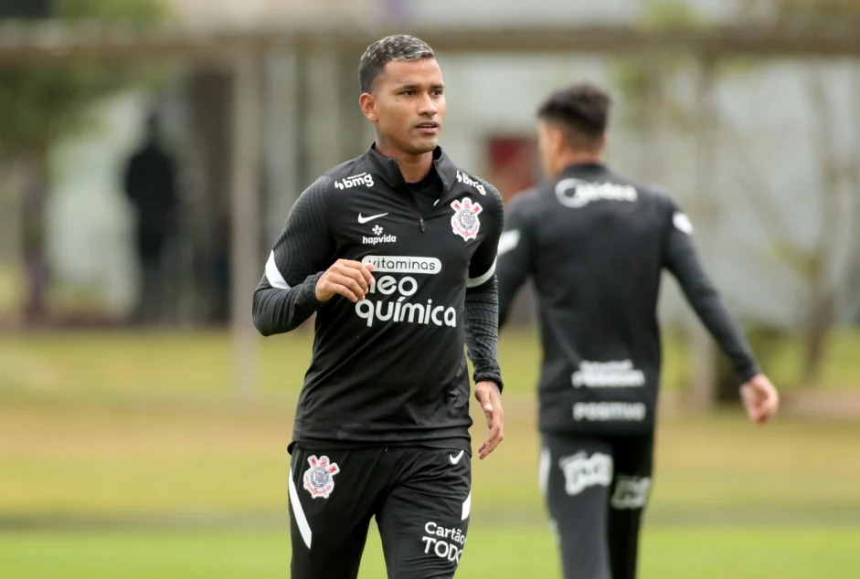 corinthians-deve-rescindir-com-marquinhos