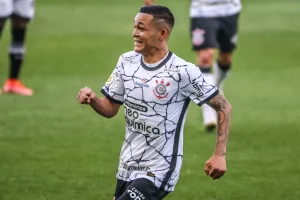 adson-renova-seu-vinculo-com-o-corinthians
