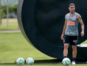 corinthians-monitora-situacao-de-gabriel-que-segue-treinando-no-ct