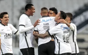 clube-dinamarques-quer-comprar-ederson-do-corinthians