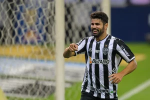 Diego Costa se oferece ao Corinthians, inclusive baixando a pedida salarial. (Foto: Pedro Vilela/Getty Images)