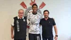 gil-teve-seu-contrato-renovado-com-o-corinthians