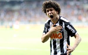 Jogadores livres e em fim de contrato no Brasil que podem reforçar seu time de graça