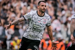 Renato Augusto é o líder do meio-campo do Corinthians desde a última temporada. (Foto: Twitter do Corinthians)