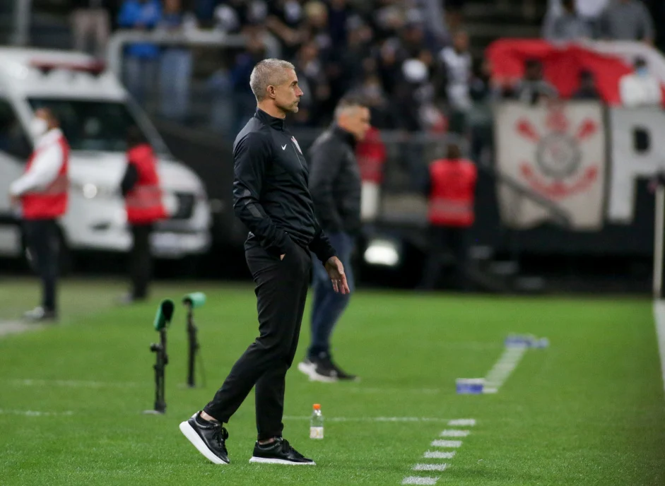 sylvinho-quer-lateral-pro-corinthians
