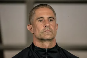 sylvinho-evita-falar-de-volta-de-jogadores-ao-corinthians