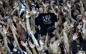 colagrossi-revela-novo-fiel-torcedor