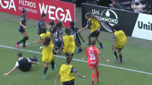 Gabi Zanotti marca no fim, e Corinthians conquista Supercopa Feminina. (Foto: Reprodução)