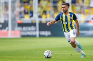 Diego Rossi seria o alvo do Corinthians, após indicação de Vítor Pereira. (Foto: Twitter do Fenerbahçe)