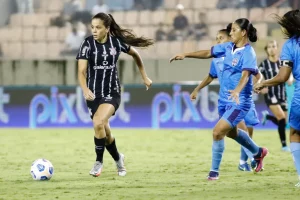 Ellen estreia em time profissional do Corinthians em vitória que coloca time na final da Supercopa Feminina. (Foto: Agência Corinthians)