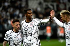 Jô não se apresenta ao Corinthians e pode ter contrato rescindido. (Foto: Marcos Ribolli)