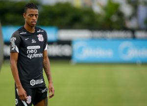 Robson Bambu é acusado de estupro e Corinthians emite nota oficial sobre caso. (Foto: Twitter do Corinthians)