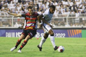 Paulinho foi destaque do último jogo e deverá ser titular diante do Mirassol. (Foto: Twitter do Corinthians)