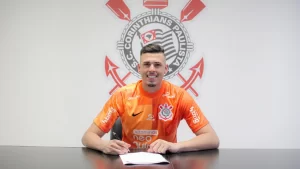 Ivan ainda não sabe onde vai jogar em 2024 - Foto: Felipe Szpak/Agência Corinthians