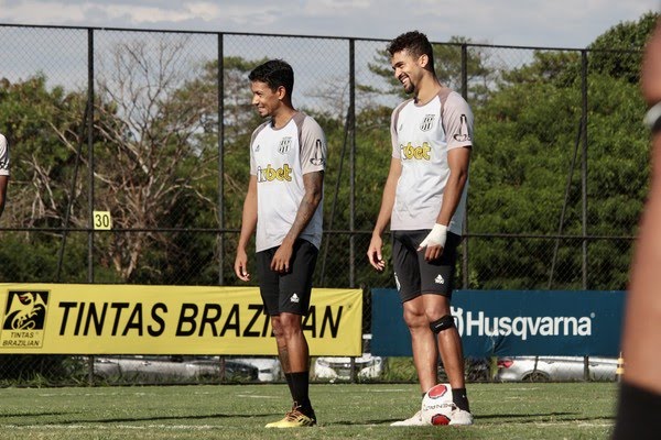 Jogadores da Ponte Preta emprestados pelo Corinthians poderão entrar em campo neste sábado. (Foto: Twitter da Ponte Preta)