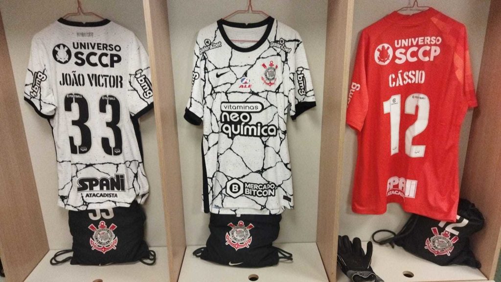 Camisa do Corinthians no vestiário. (Foto: Twitter do Corinthians)