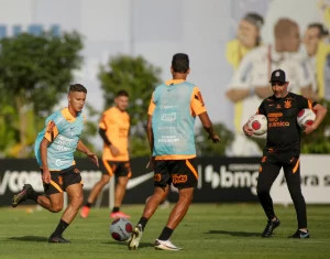 Vítor Pereira trabalha com jovens e garimpa dois jogadores para time profissional. (Foto: Twitter do Corinthians)