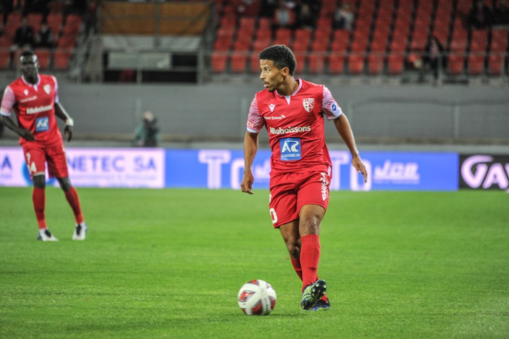 Jorge Nicola afirma que Corinthians está a fim de contratar Marquinhos Cipriano. (Foto: Twitter do Sion)