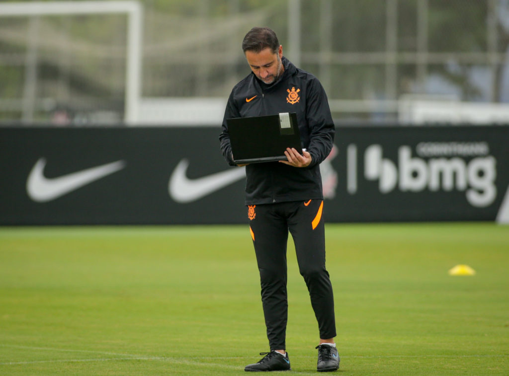 Vítor Pereira vai estrear no Corinthians em Majestoso. (Foto: Twitter do Corinthians)