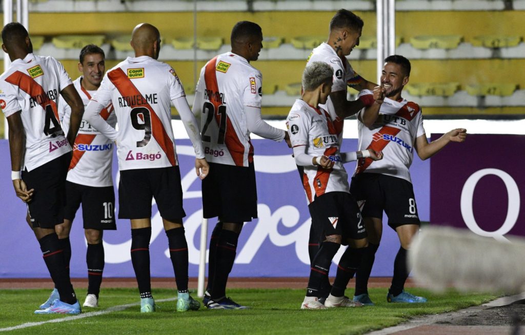 Corinthians sucumbe à altitude e é derrotado pelo Always Ready na estreia da Libertadores. (Foto: Twitter da Libertadores)