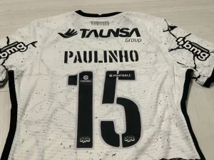 Corinthians tira patrocinador do banner e mostra preocupação em relação à Taunsa. (Foto: Twitter do Corinthians)