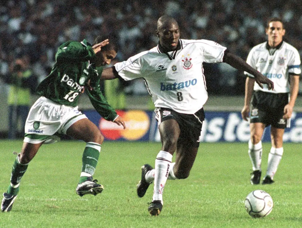 Rincón é um dos ídolos da história do Corinthians. (Foto: Twitter do Corinthians)