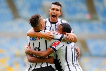 Conheça 10 jogadores que já vestiram as camisas de Corinthians e