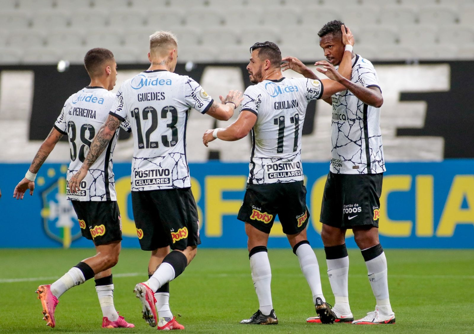 Atacante do Corinthians está de malas prontas para deixar o Brasil