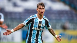 Foto: Lucas Uebel / Grêmio FBPA - Torcida do Corinthians não aprovou a busca por Ferreira.