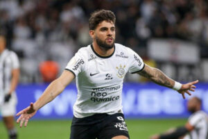 Foto: Rodrigo Coca/ Ag. Corinthians - Camisa 9 voltou ao gramado após confusão em vitória do Corinthians.