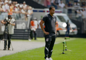 Fernando Lazaro, técnico do Corinthians