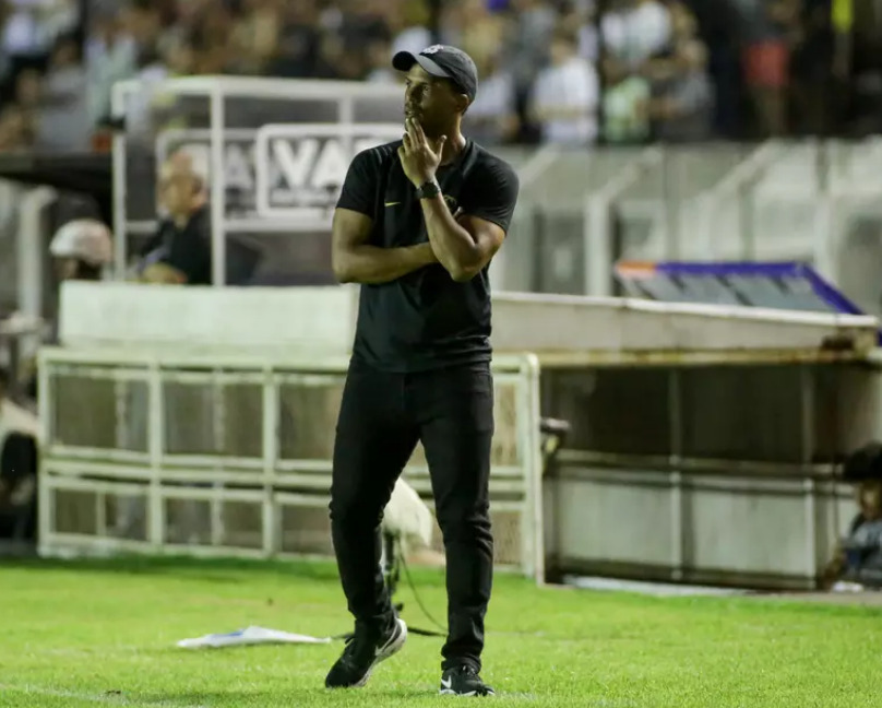Fernando Lázaro tácnico do Corinthians