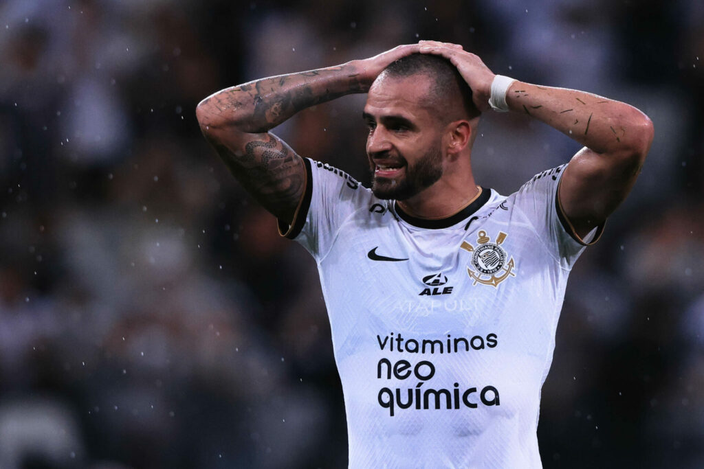 Renato Augusto possui vínculo com o Corinthians até o fim de 2023