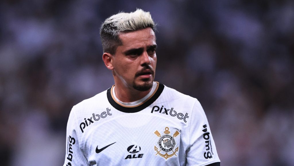 Foto: Ettore Chiereguini/AGIF - Lateral não está rendendo mais no Corinthians.