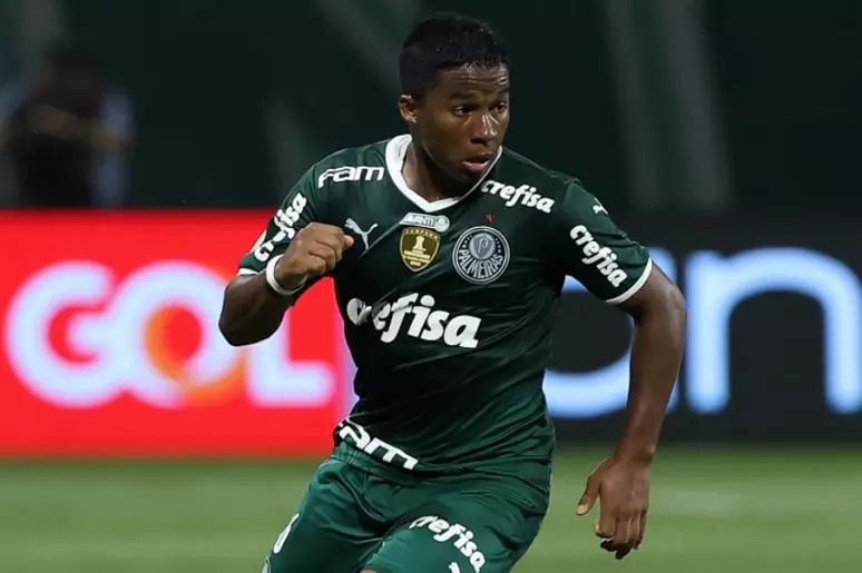 Foto: Cesar Greco/Palmeiras - Endrick foi acertado pelo volante do Corinthians.