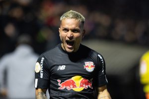 Artur é alvo antigo do Corinthians