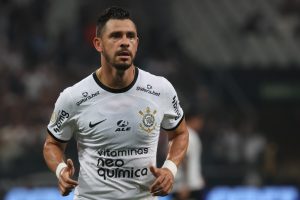 Giuliano revela piada interna sobre VP no elenco do Corinthians