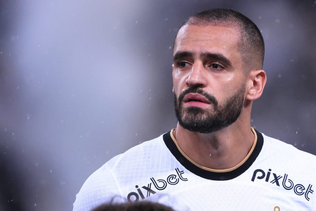 Diretoria do Corinthians articula contratação de "parceiro" de Renato Augusto