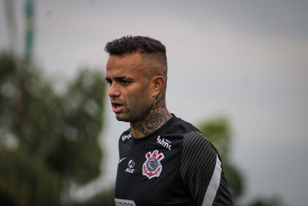 Foto: Rodrigo Coca/Ag. Corinthians - Luan vai ter redução salarial caso assine no Grêmio.