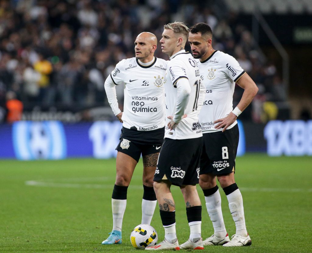 Diretoria do Corinthians tem "estratégia" por medalhão