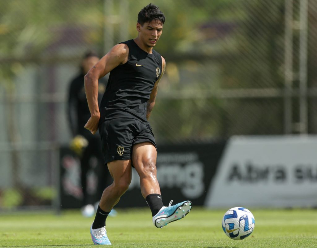 Caetano vem se firmando no time profissional do Corinthians - Foto: Rodrigo Coca/Ag. Corinthians