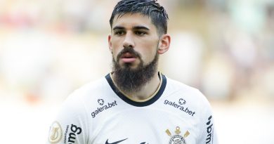 Parça de Guerrero no Racing volta ao radar do Corinthians e Fiel