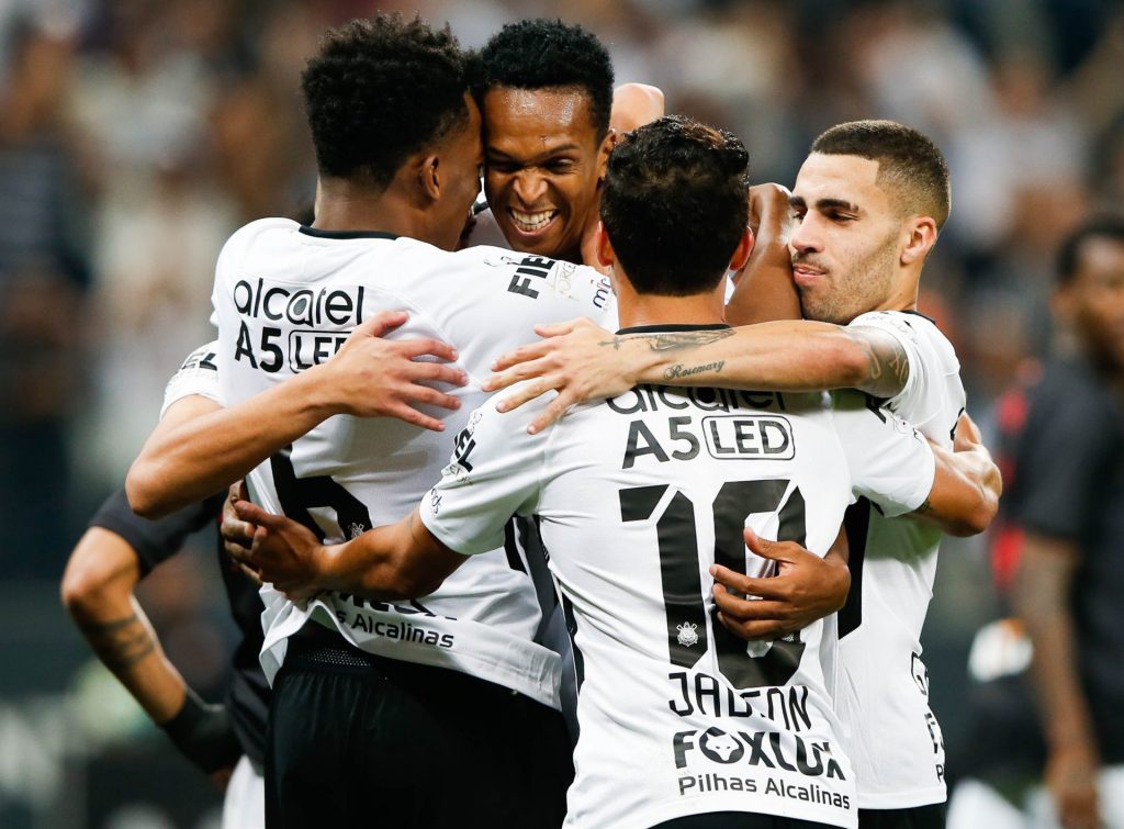 Ex-jogador revela desejo de voltar ao Corinthians - Foto: Alexandre Schneider/Getty Images