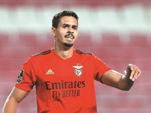 Lucas Veríssimo segue no radar do Corinthians - Foto: Miguel Barreira