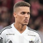 Pedrinho passou pelo Galo - Foto: Robson Mafra/AGIF.