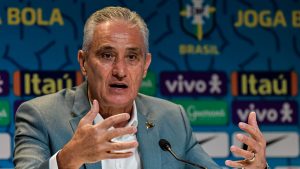 Corinthians já sonhou com a volta de Tite - Foto: Thiago Ribeiro/AGIF.
